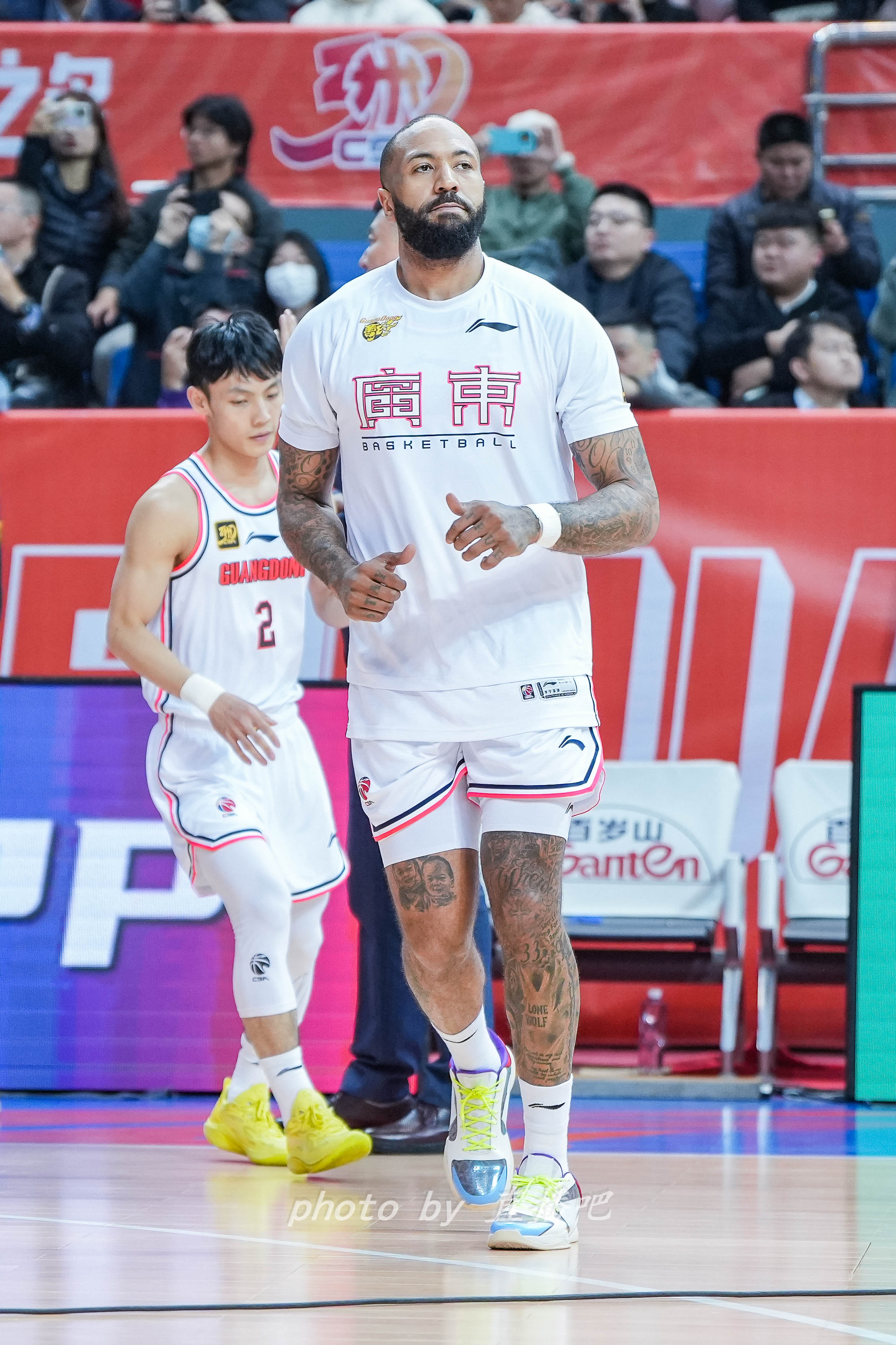  打得不錯(cuò)！36歲吉倫沃特原本的第三外援卻成廣東男籃的真大腿
