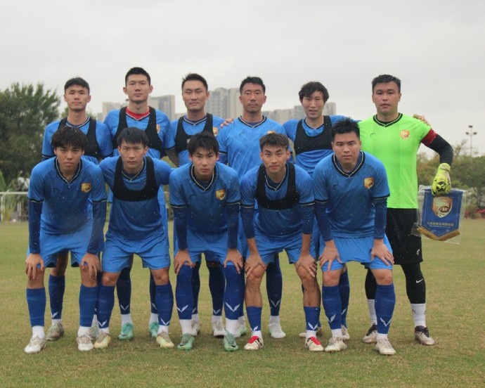  穆謝奎連入兩球?qū)⒈确帜孓D(zhuǎn)，大連鯤城2-1戰(zhàn)勝山西崇德榮海