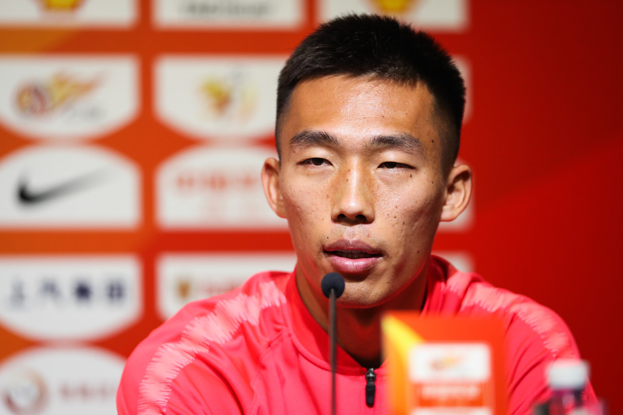  東體：劉小龍已前往西海岸報(bào)到 大連方面一直對劉祝潤、賀慣有意